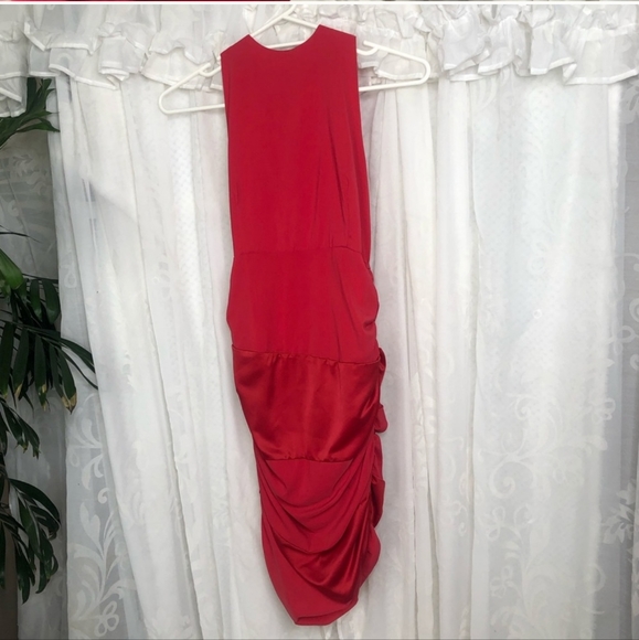 ⛔️SOLD⛔️ PASCUCCI Couture Woman's size 8 red ruched bodycon midi dress - Picture 4 of 13